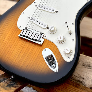2004 Fender 50th Anniversary American Stratocaster 2-Color Sunburst w/Case