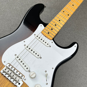 Fender Custom Shop 70th Anniversary 1954 Stratocaster DLX Closet Classic, Maple – Wide-Fade 2-Color Sunburst