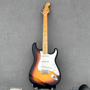 Fender Custom Shop Vintage Custom 1962 Stratocaster NOS Maple Fingerboard 3-Colour Sunburst