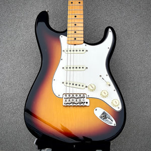 Fender Custom Shop Vintage Custom 1962 Stratocaster NOS Maple Fingerboard 3-Colour Sunburst
