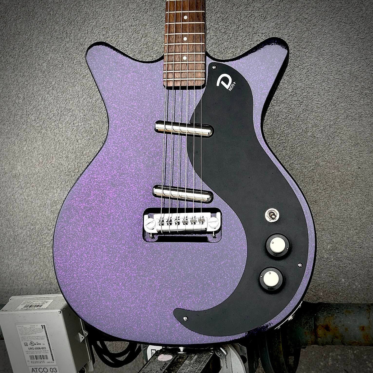 USED Danelectro Blackout 59 Sparkle Purple
