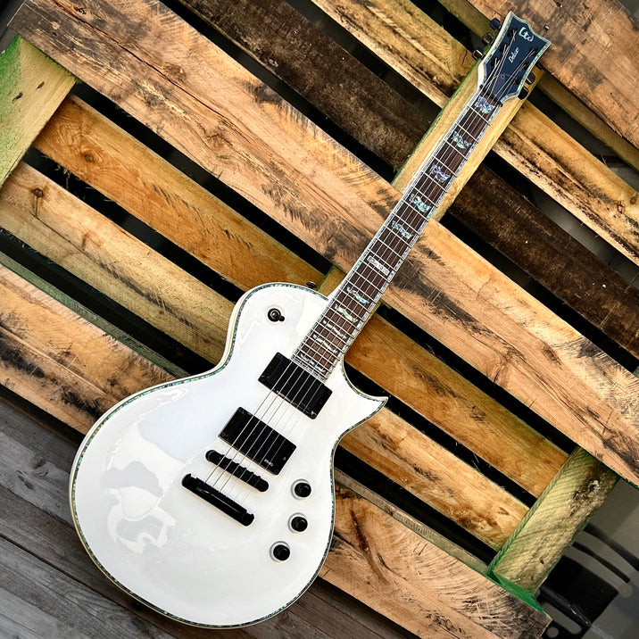 Used ESP LTD EC-1000 Snow White w/Bag