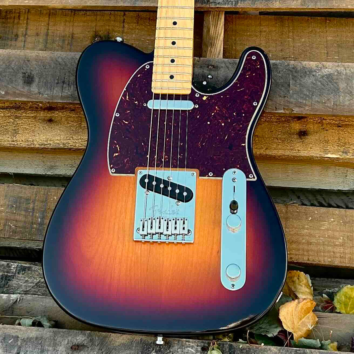 2011 Fender American Standard Telecaster Maple Fretboard Sunburst w/Case