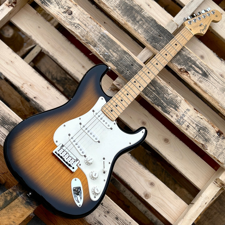 2004 Fender 50th Anniversary American Stratocaster 2-Color Sunburst w/Case