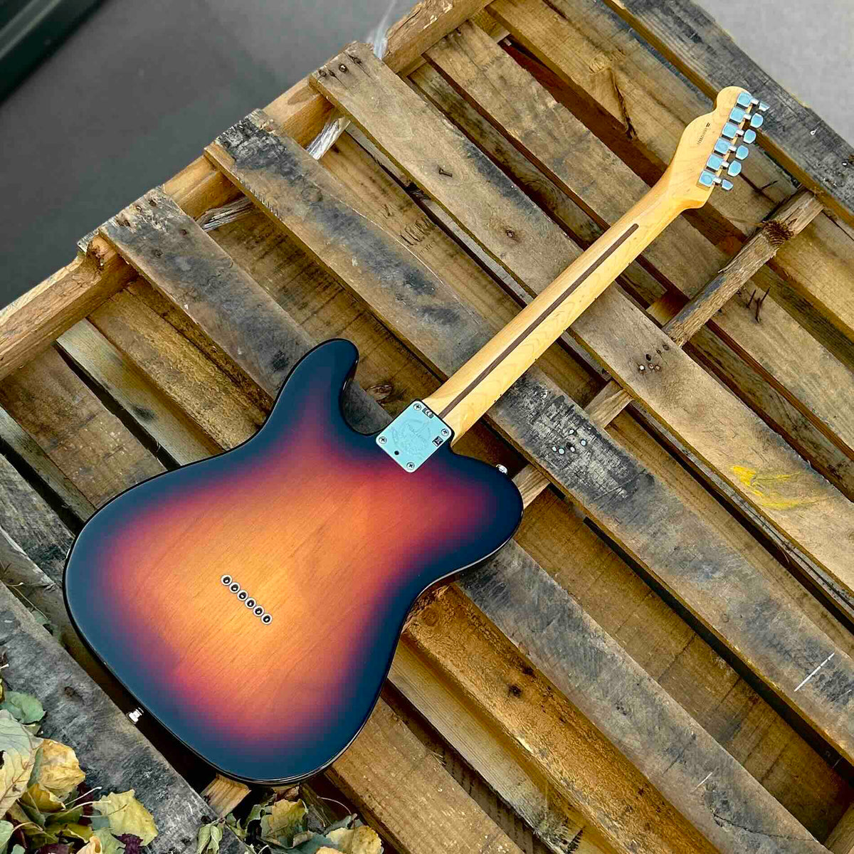 2011 Fender American Standard Telecaster Maple Fretboard Sunburst w/Case