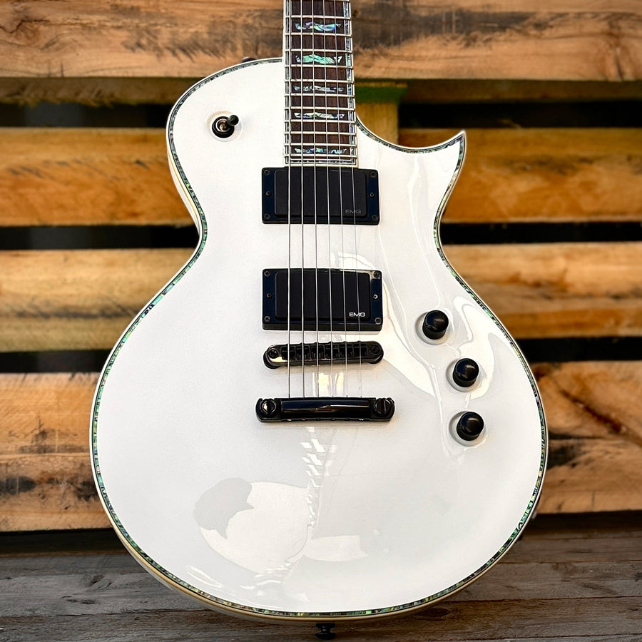 Used ESP LTD EC-1000 Snow White w/Bag