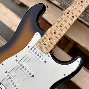 2004 Fender 50th Anniversary American Stratocaster 2-Color Sunburst w/Case