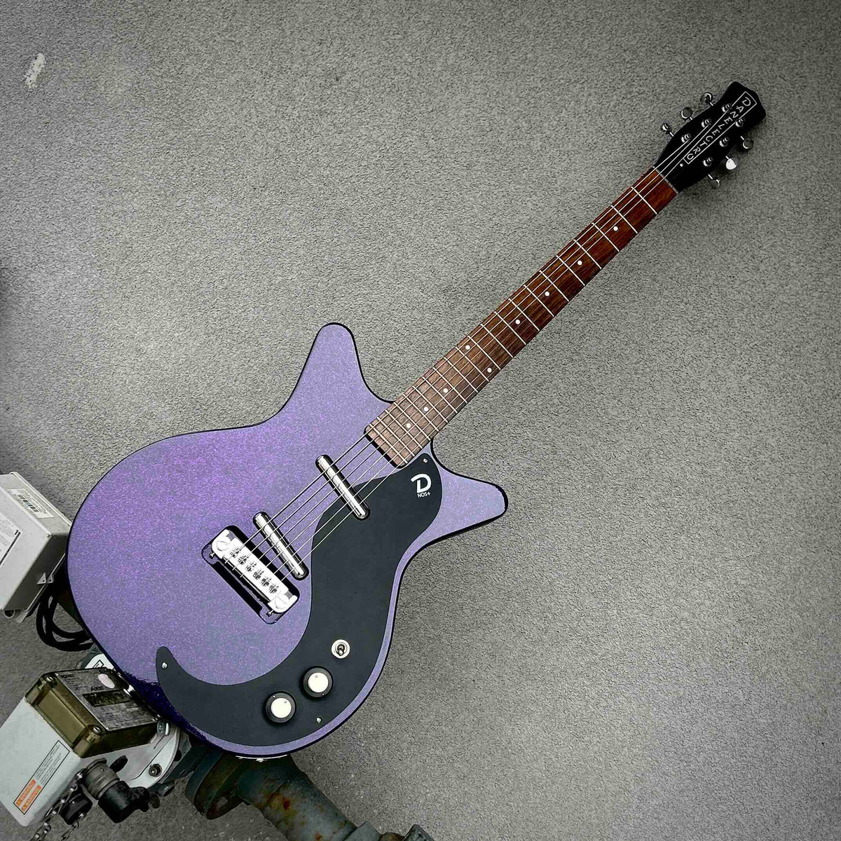 USED Danelectro Blackout 59 Sparkle Purple