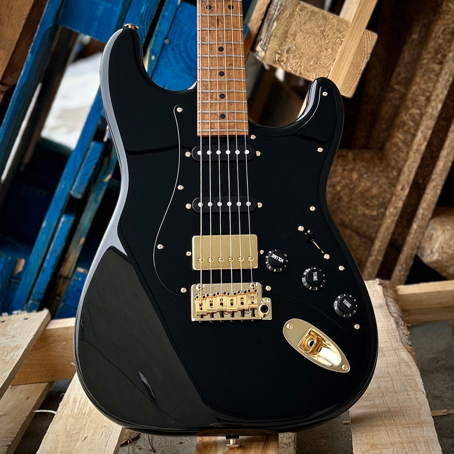 Suhr Mateus Asato Signature Classic S Black