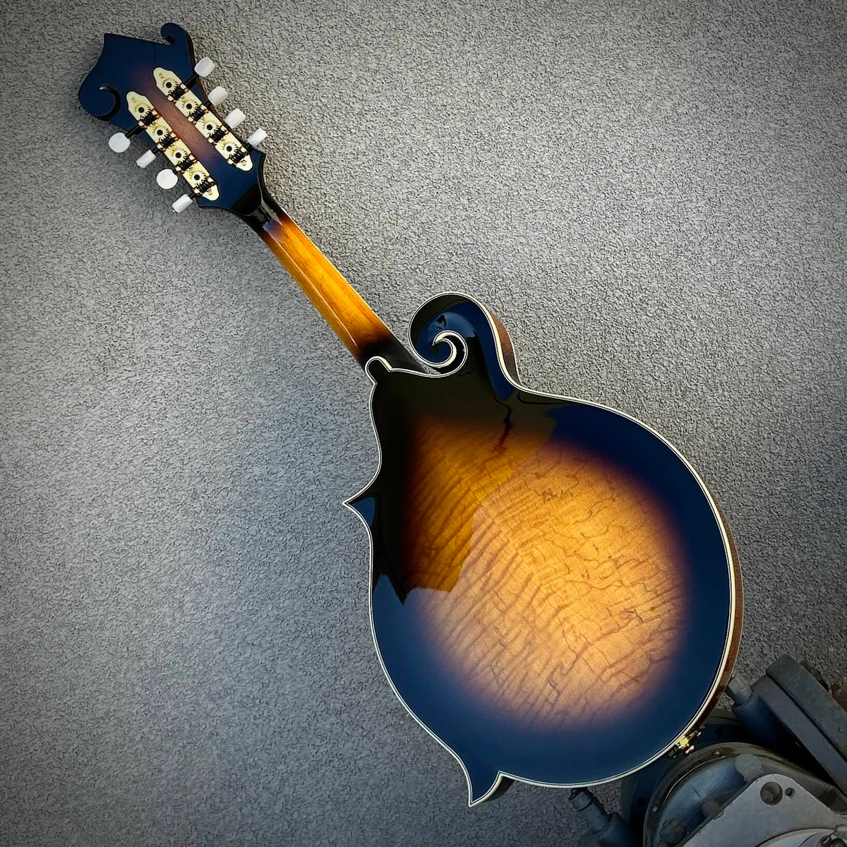 USED Goldtone GM-70 Mandolin Sunburst