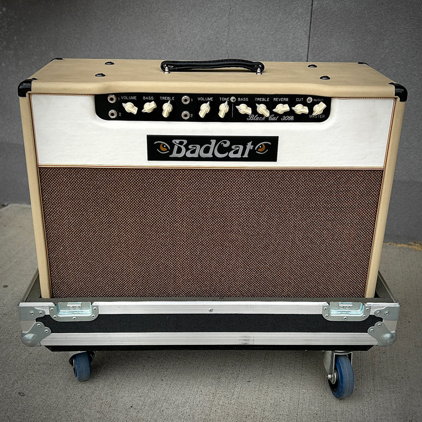 Used Bad Cat Black Cat 30R Handwired 2x12 Combo w/Road Case