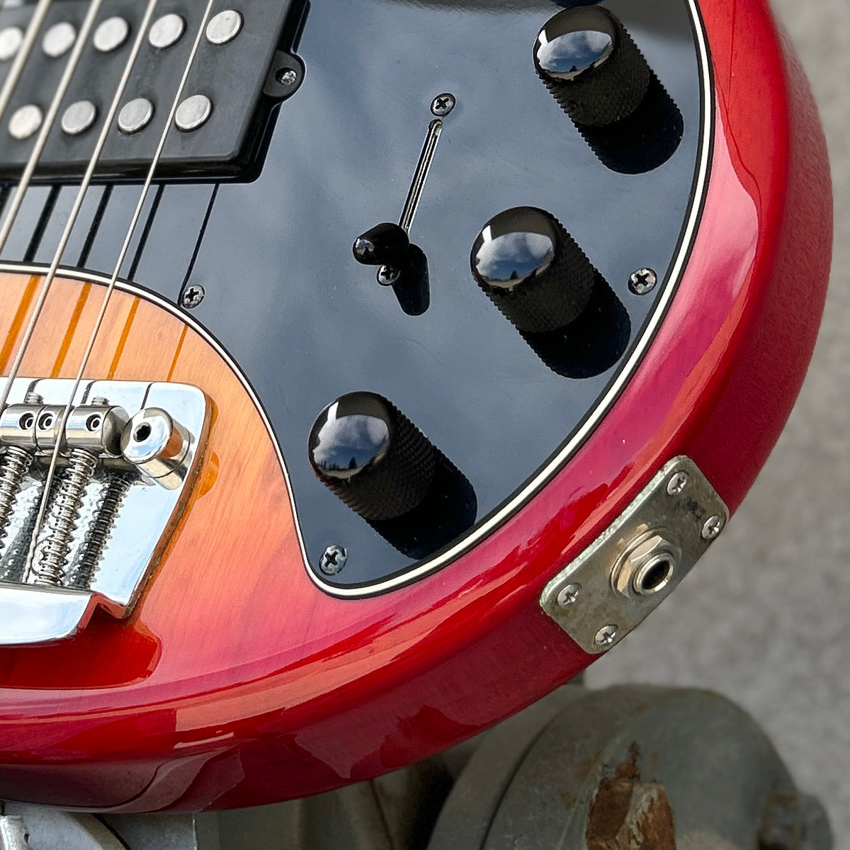 2008 Ernie Ball Music Man StingRay 5 HS Cherry Sunburst w/Case