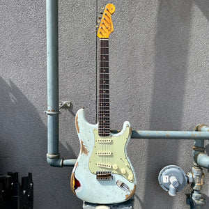 2024 Fender Custom Shop 1960 Stratocaster Heavy Relic Rosewood Fingerboard Aged Sonic Blue over 3-Colour Sunburst