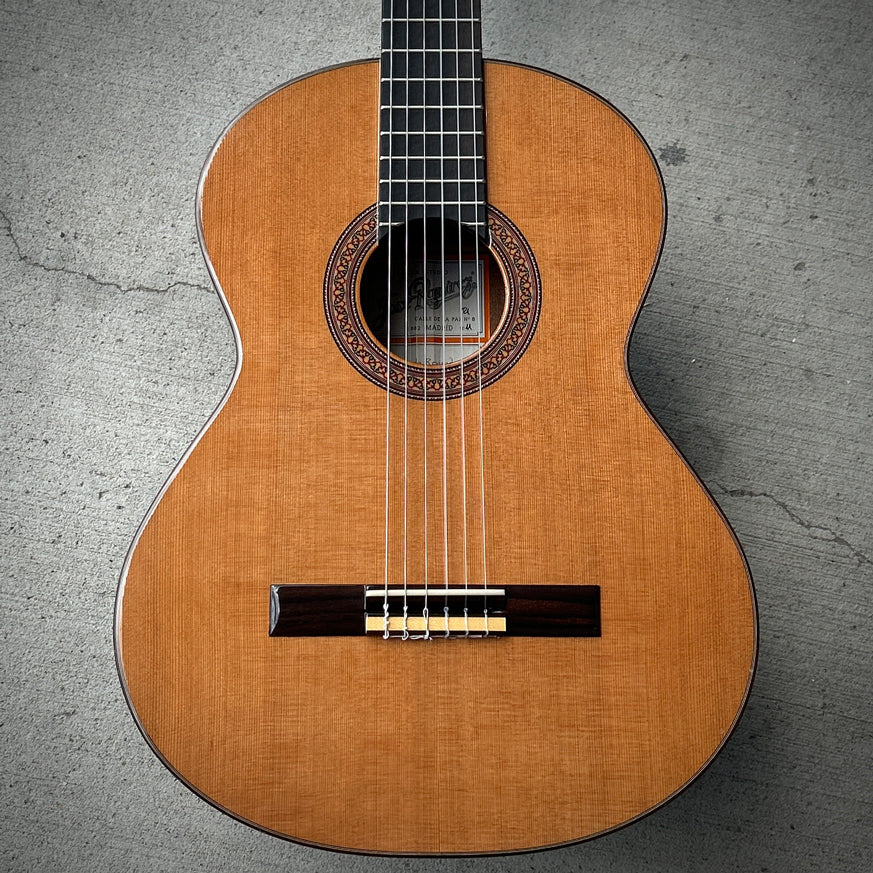 2011 José Ramírez R1 Classical Guitar w/ Hard Shell Case