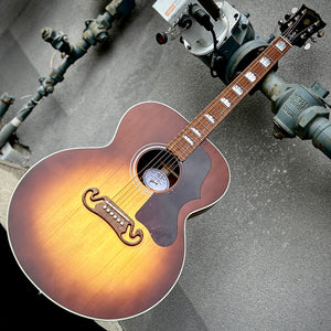 2024 Gibson SJ-200 Studio Walnut Satin Walnut Burst w/Case