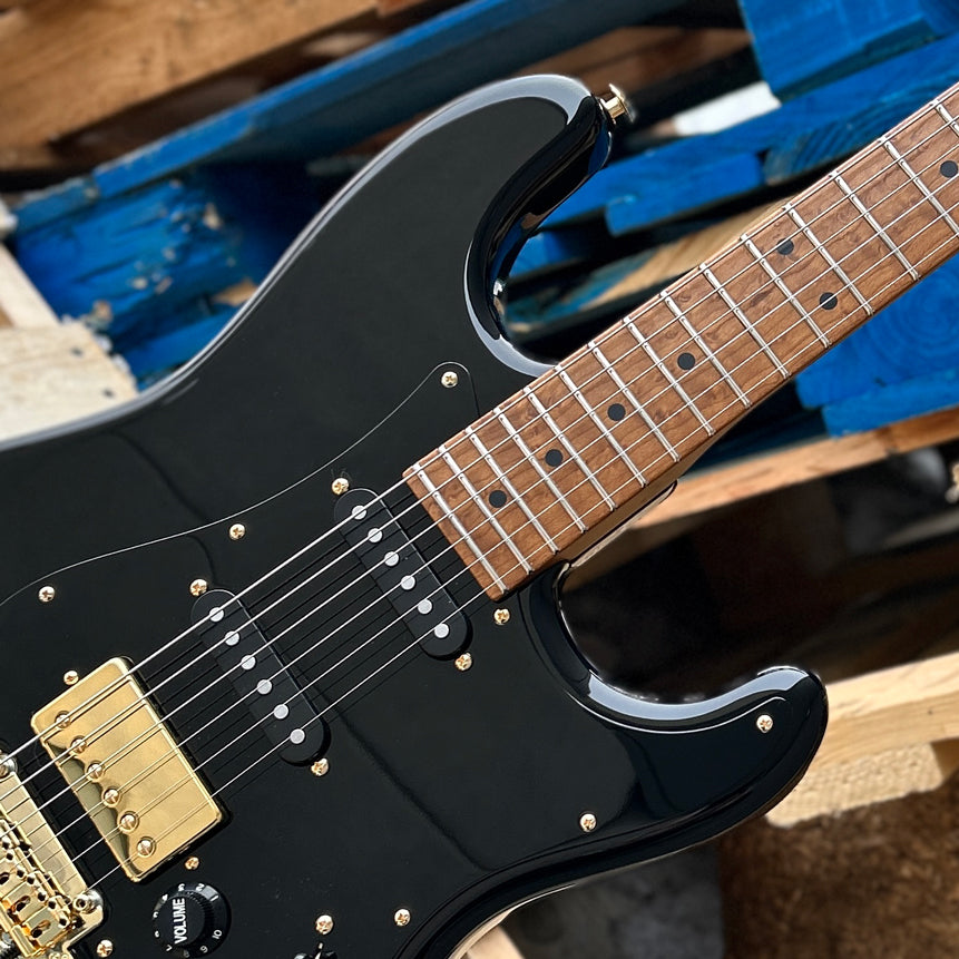 Suhr Mateus Asato Signature Classic S Black