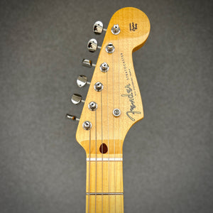 Fender Custom Shop 70th Anniversary 1954 Stratocaster DLX Closet Classic, Maple – Wide-Fade 2-Color Sunburst