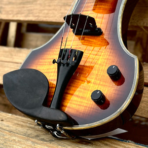 2000 Fender FV-3 Deluxe Violin Flamed Maple Sunburst w/Case