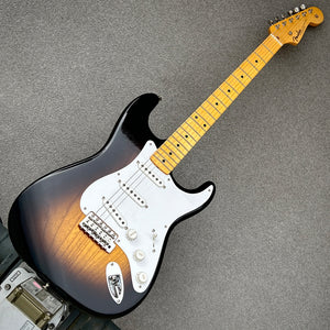Fender Custom Shop 70th Anniversary 1954 Stratocaster DLX Closet Classic, Maple – Wide-Fade 2-Color Sunburst