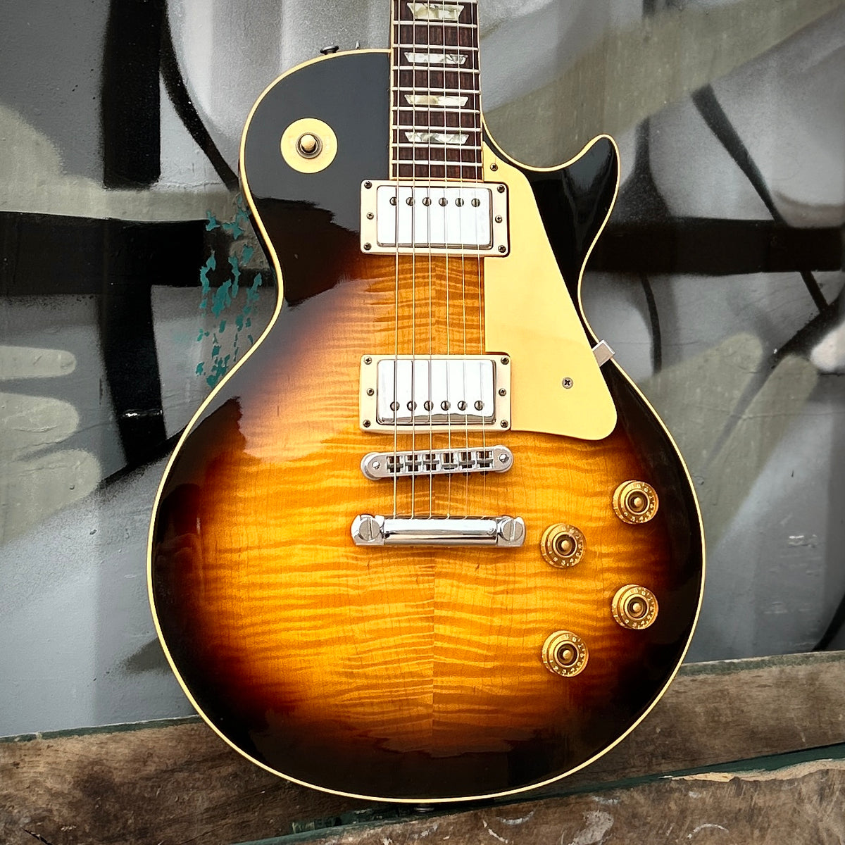 1979 Gibson Les Paul Standard Tobacco Sunburst w/Chainsaw Case
