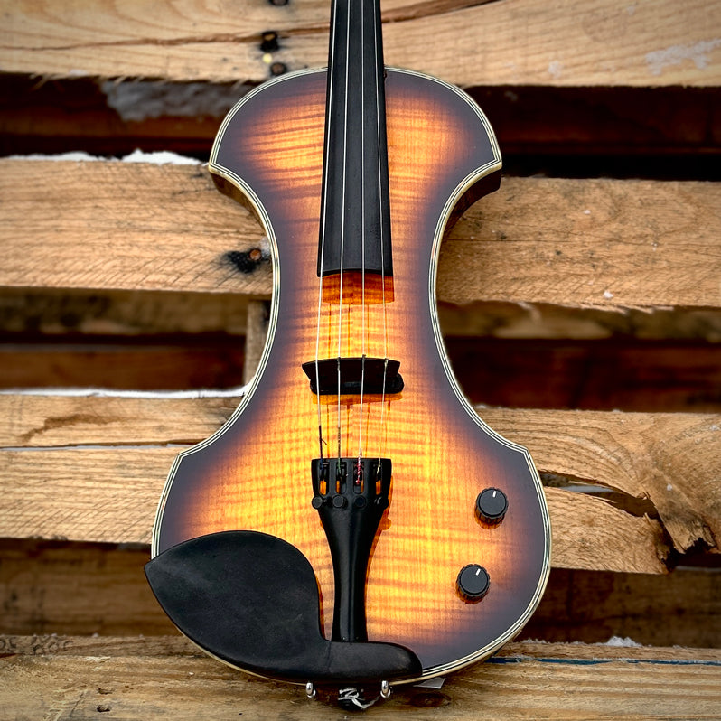 2000 Fender FV-3 Deluxe Violin Flamed Maple Sunburst w/Case