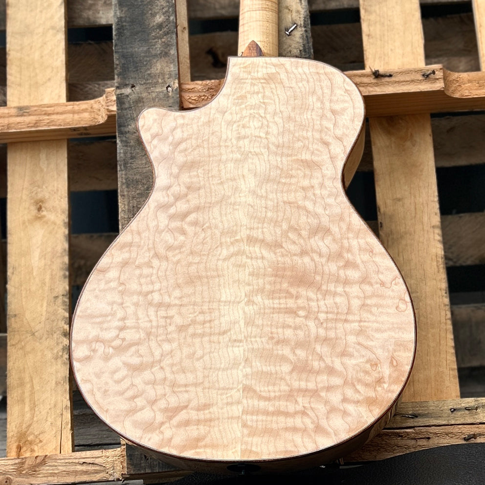 2014 Taylor Custom GC AAAA Quilted Maple w/Case