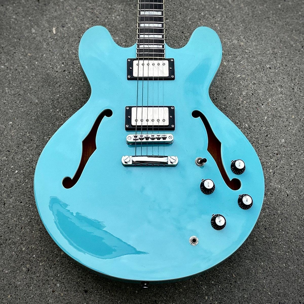 2019 Palermo Shelby Custom LTD ES-335 Robin Egg Blue W/Case
