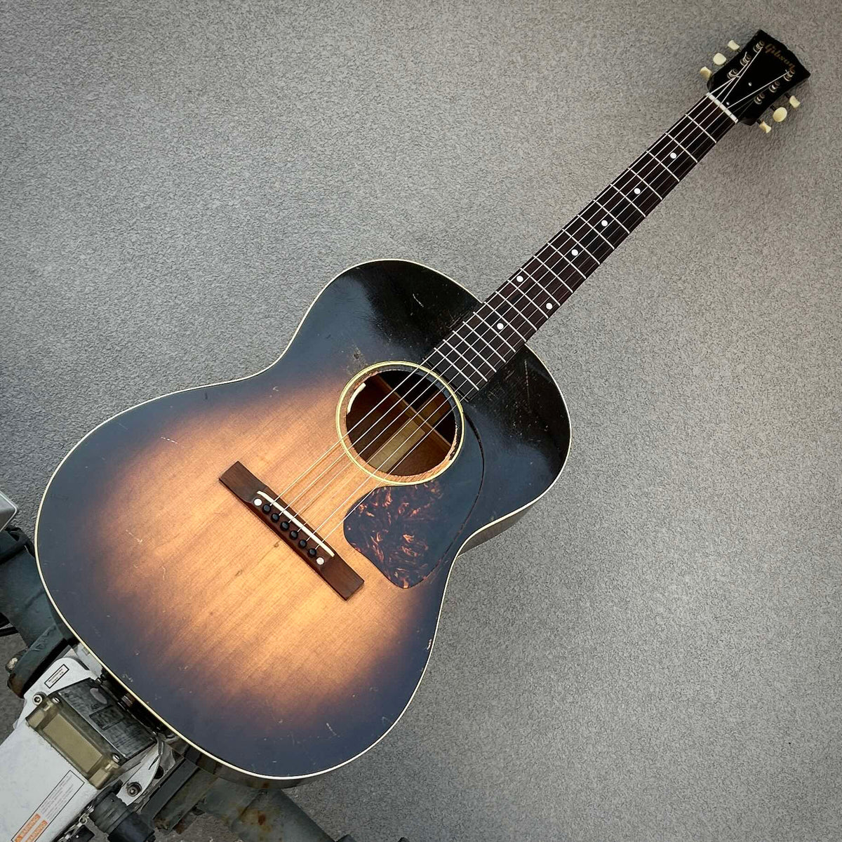 1947 Gibson LG-2 Sunburst W/Case