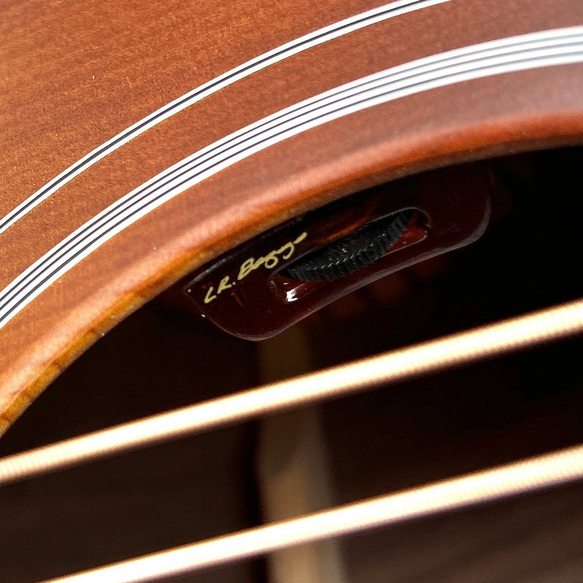2024 Gibson SJ-200 Studio Walnut Satin Walnut Burst w/Case
