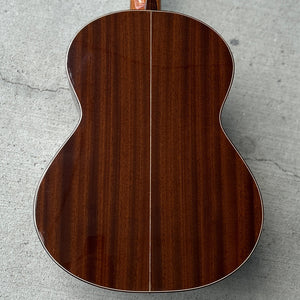 2011 José Ramírez R1 Classical Guitar w/ Hard Shell Case