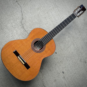 2011 José Ramírez R1 Classical Guitar w/ Hard Shell Case