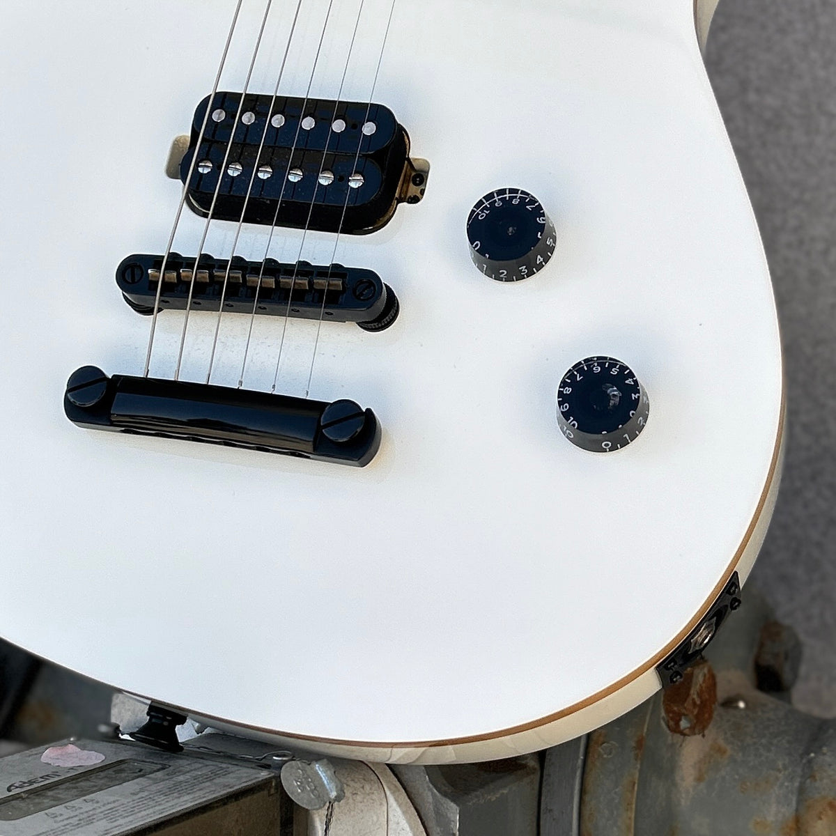 2025 EVH Wolfgang Standard T.O.M., Baked Maple Fingerboard, Cream White