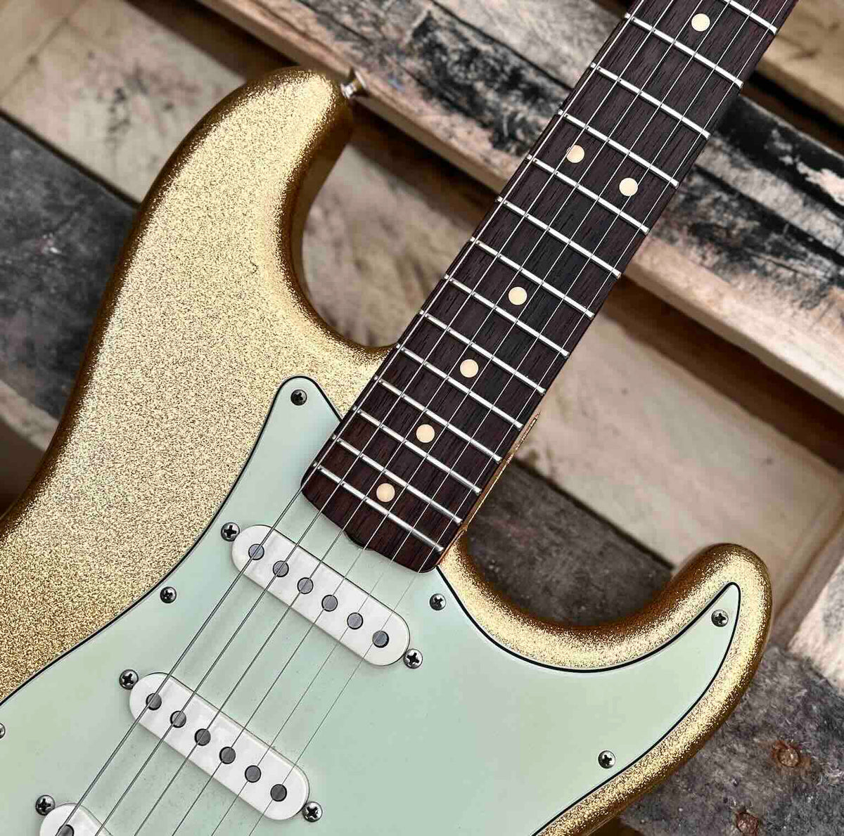 2005 Fender Custom Shop Greg Fessler Master Design 1964 Relic Gold Sparkle Stratocaster