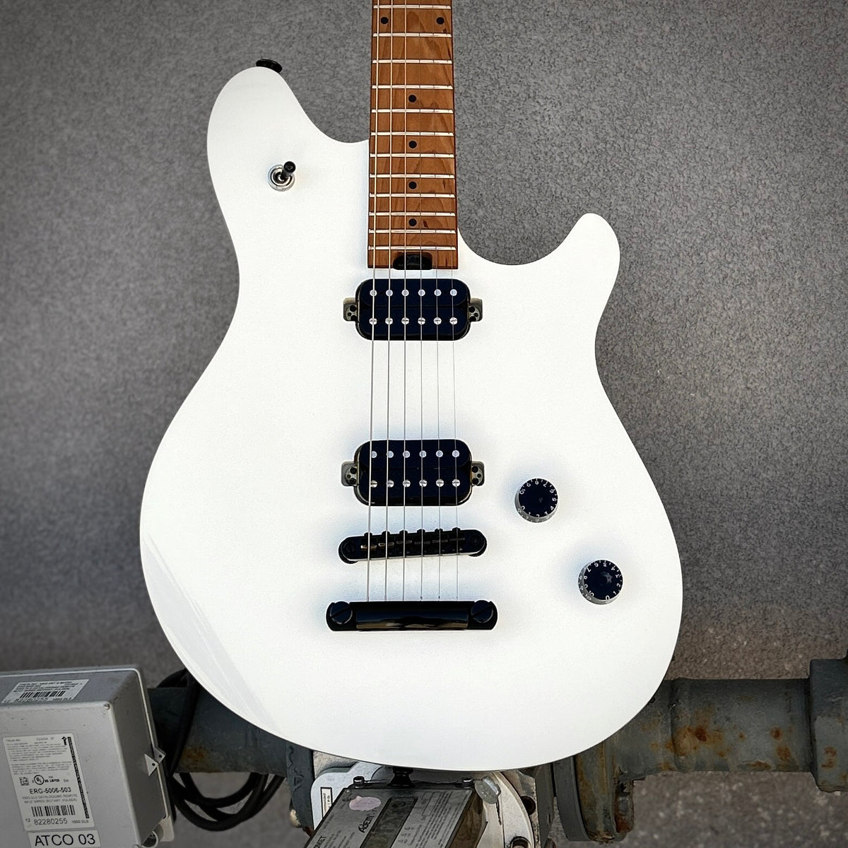 2025 EVH Wolfgang Standard T.O.M., Baked Maple Fingerboard, Cream White