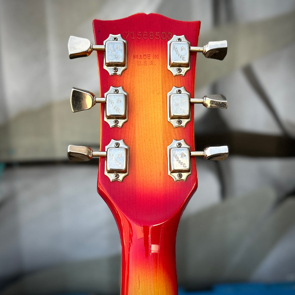 Gibson Les Paul Sunburst ハードケース付 Gibson Les Paul サンバースト ハードケース付き