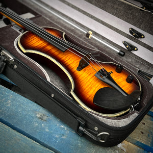 2000 Fender FV-3 Deluxe Violin Flamed Maple Sunburst w/Case