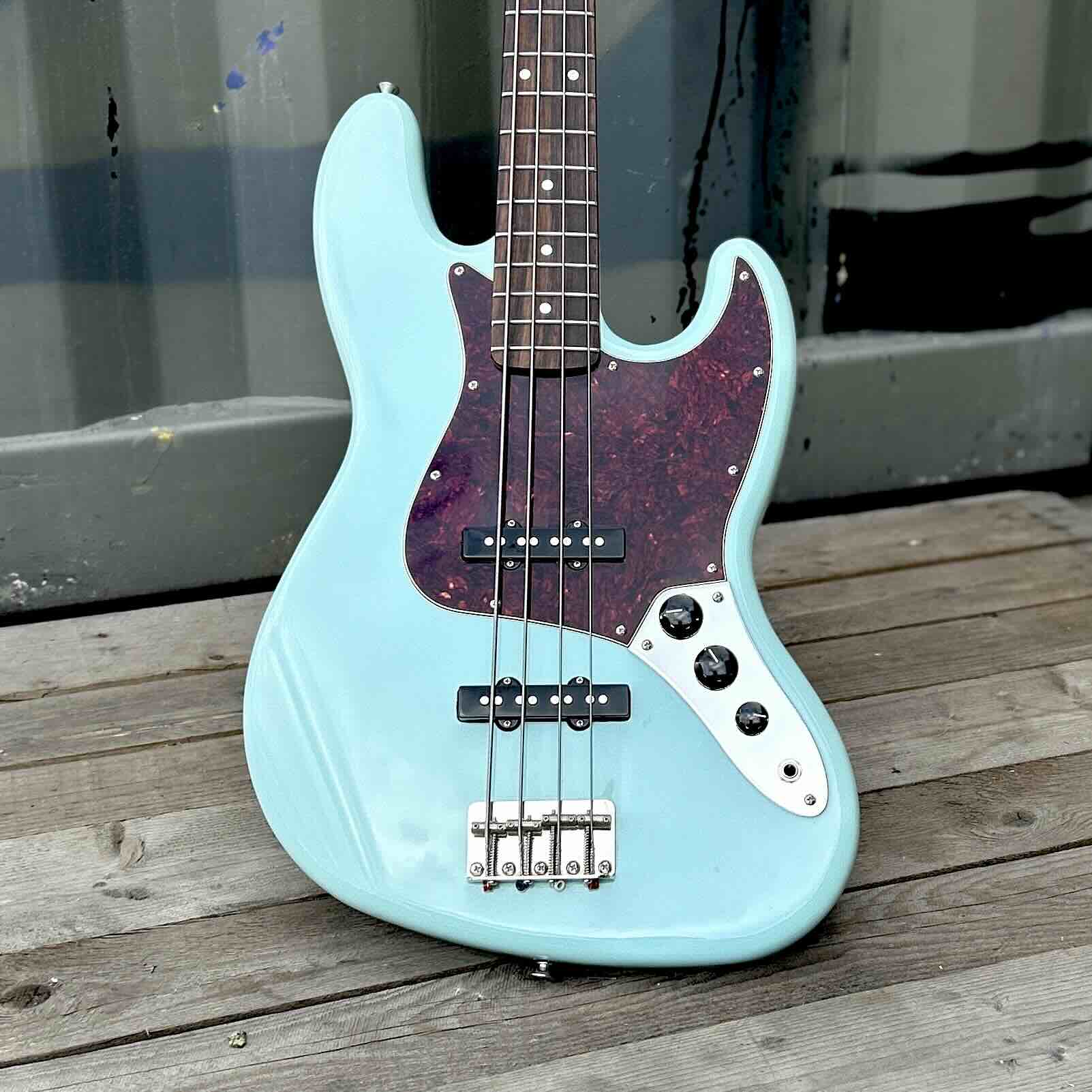 2022 Classic Vibe '60s Jazz Bass, Daphne Blue W/Bag - Guitarworks