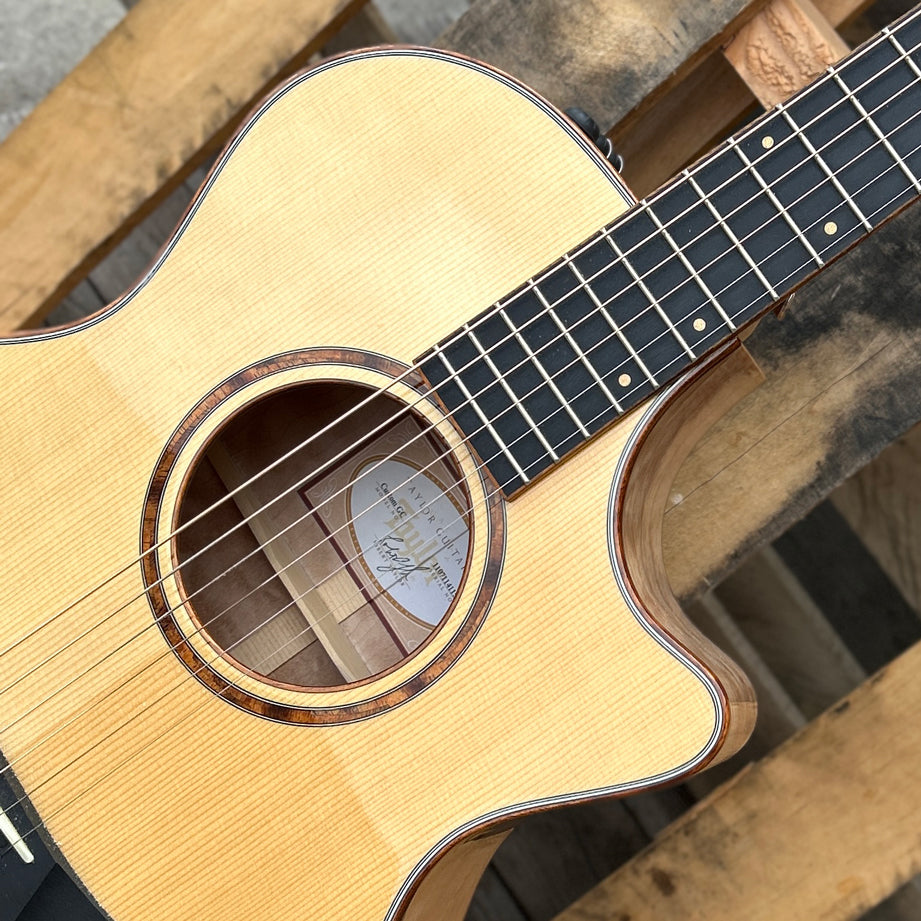 2014 Taylor Custom GC AAAA Quilted Maple w/Case