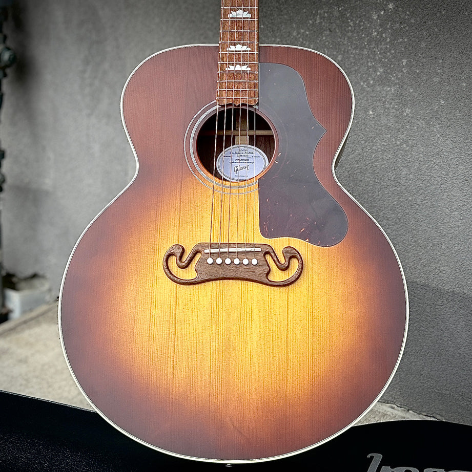 2024 Gibson SJ-200 Studio Walnut Satin Walnut Burst w/Case