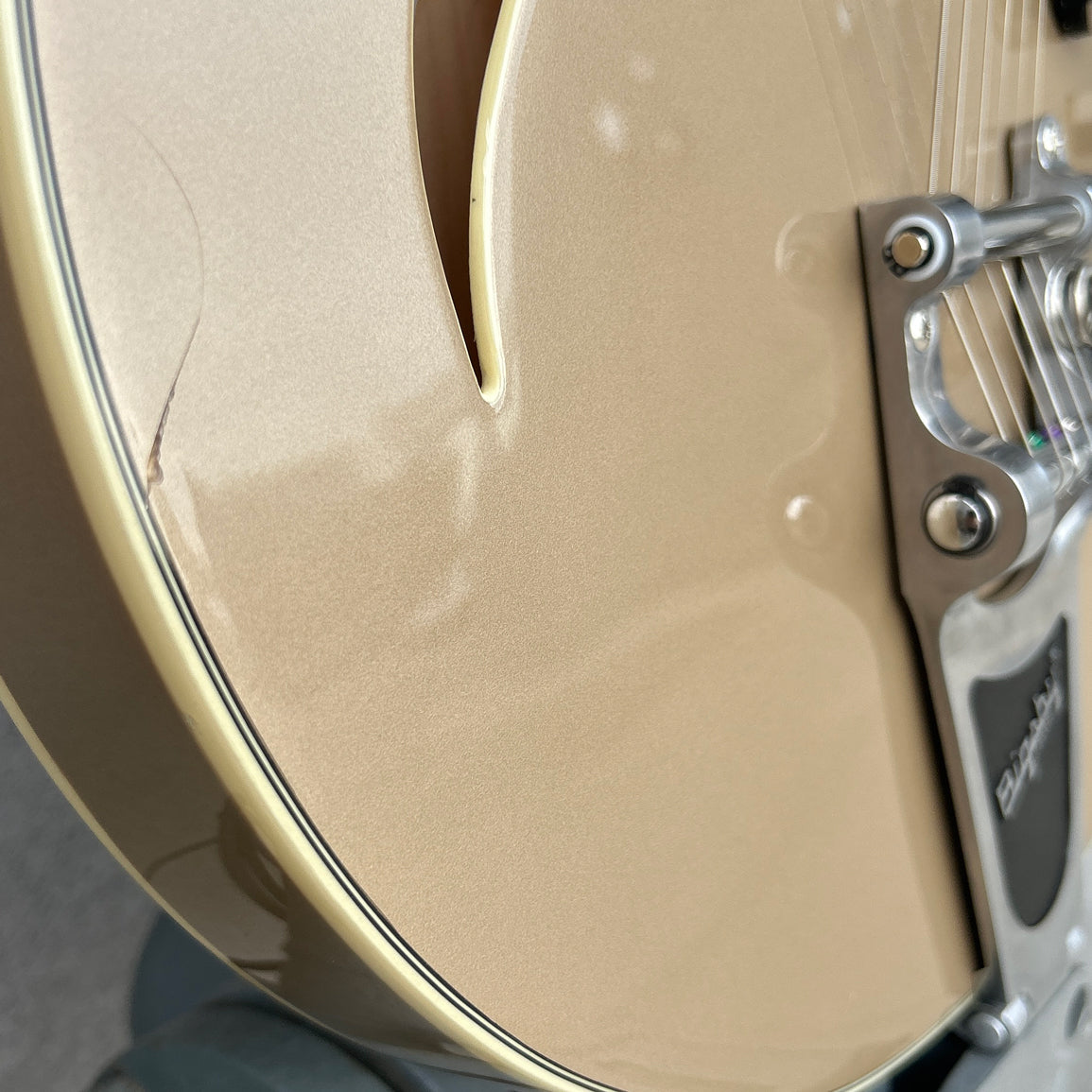Used Gretsch G2627T Streamliner Center Block 3-Pickup w/Bigsby - Shoreline Gold w/Case