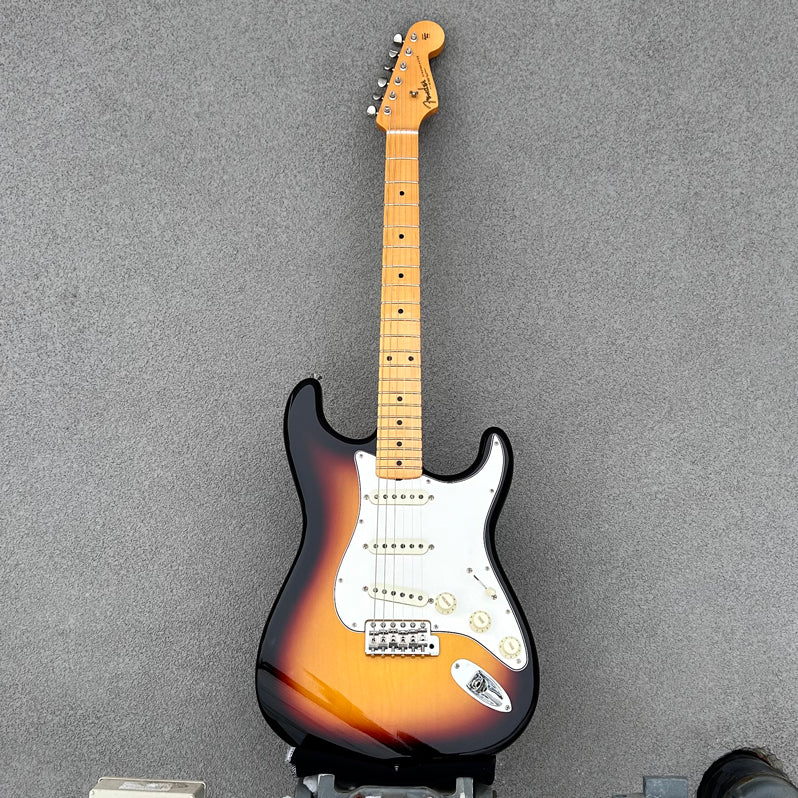 Fender Custom Shop Vintage Custom 1962 Stratocaster NOS Maple Fingerboard 3-Colour Sunburst